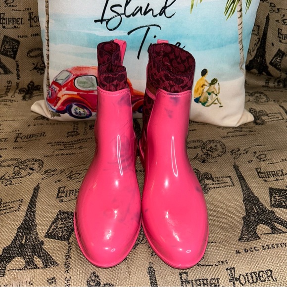 Coach NWOB!! Rivington Pink Rain Bootie Size 7 - Picture 4 of 13